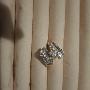 Elegant Women's Ring